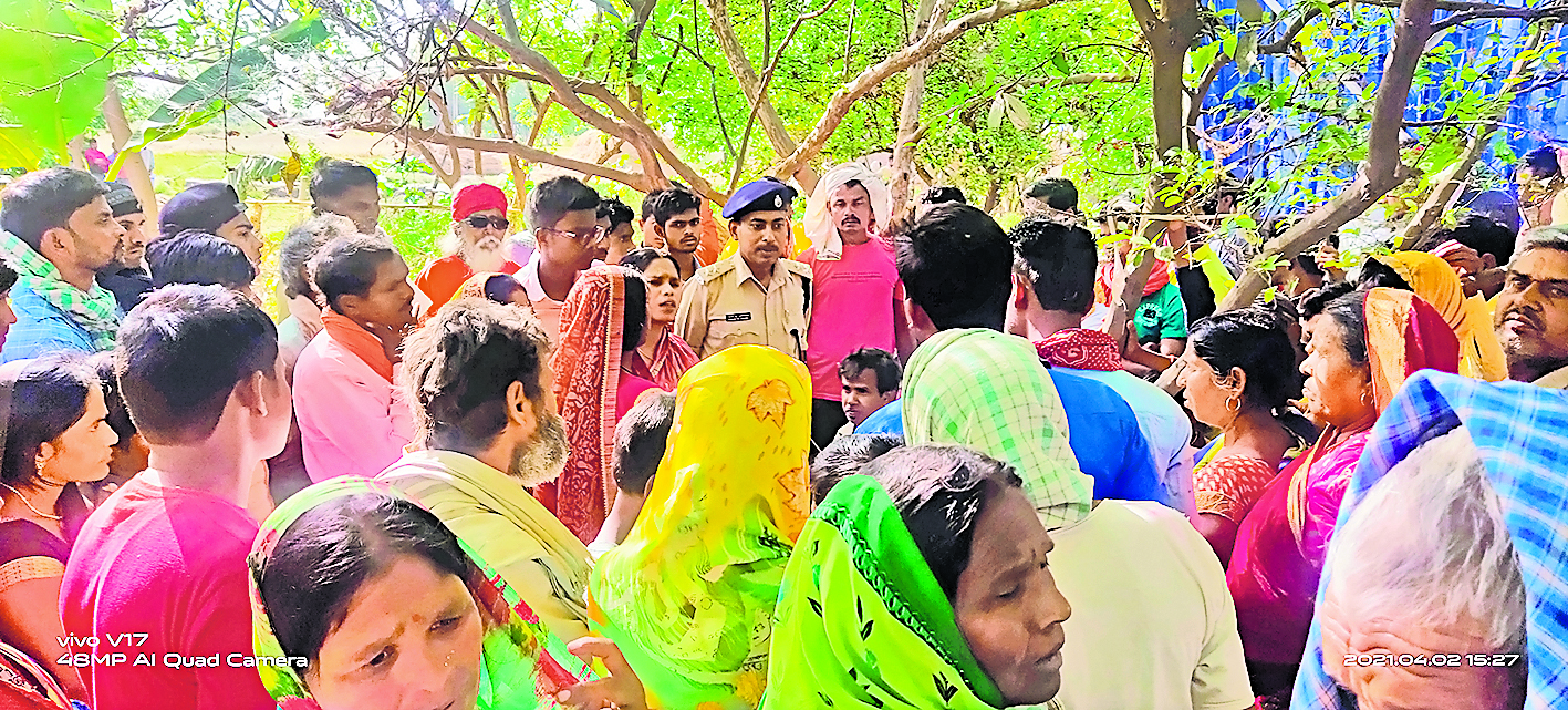 नल जल योजना का पानी टंकी ट्रायल में ही धराशायी, चपेट में आने से एक की मौत, तीन घायल