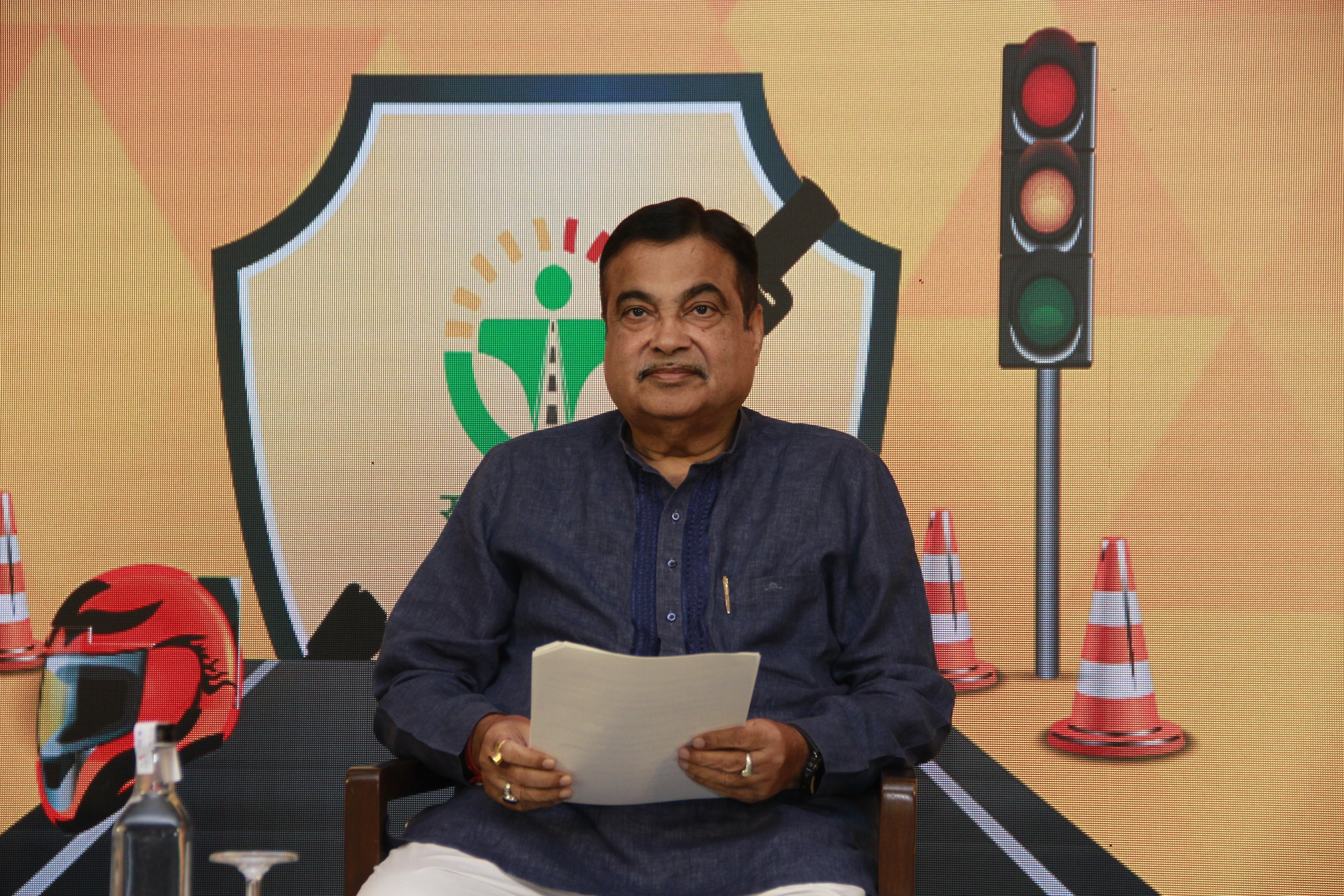 युवाओं में यू-ट्यूब चैनल बनाने का बढ़ रहा क्रेज