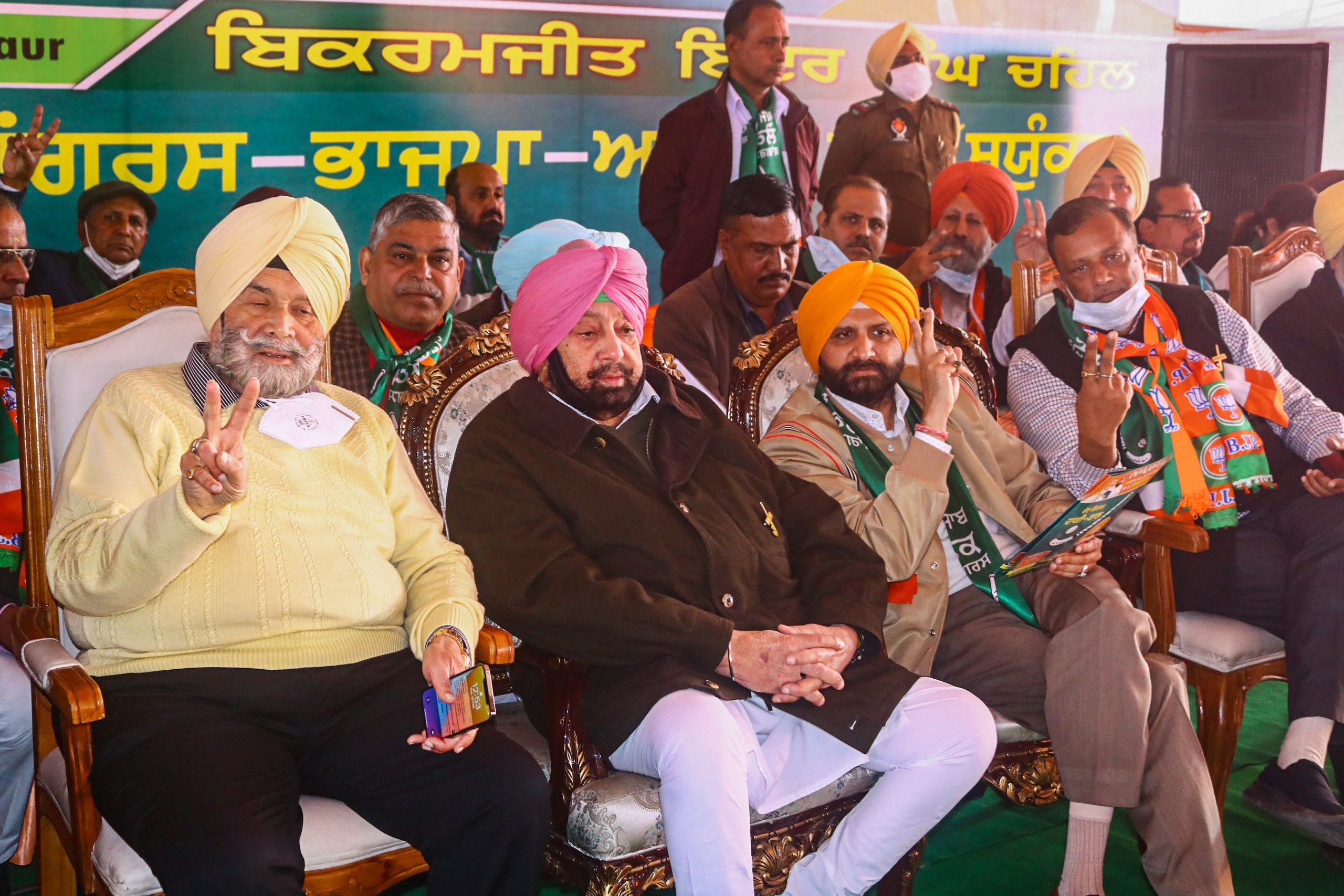 Punjab Election 2022: सांसद कैप्टन अमरिंदर सिंह के समर्थन में कांग्रेस, कहा – परिवार सबसे जरूरी