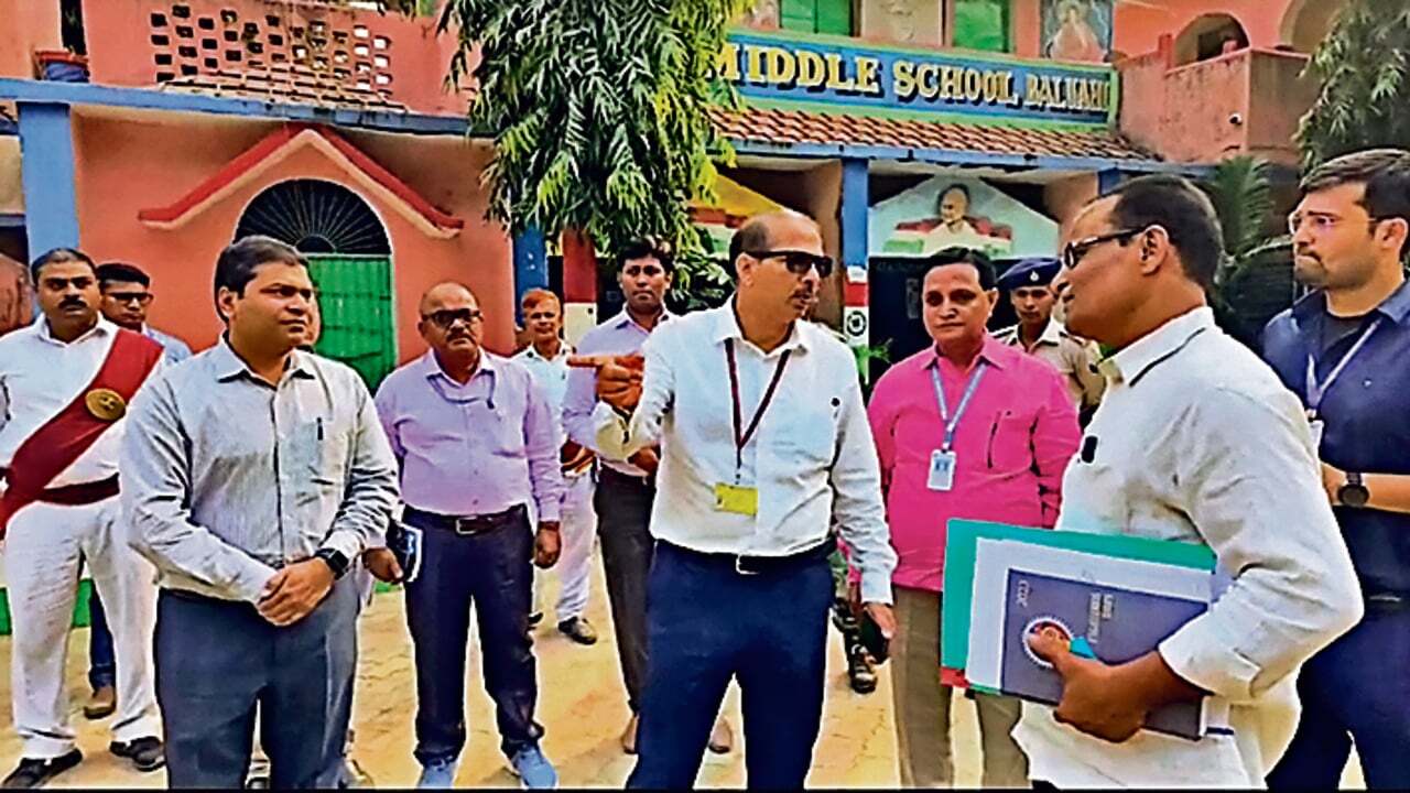 PHOTOS: ‘सर जब से आप आए हैं तब से…’ KK Pathak हेडमास्टर का कौन सा जवाब सुनकर खूब हंसे, जानिए…
