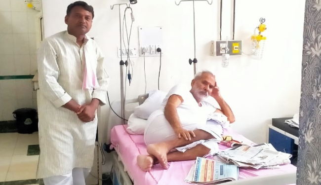 दिल्ली एम्स के आइसीयू में रघुवंश बाबू तक पहुंची लालू प्रसाद की चिट्ठी, इशारों में कहा…
