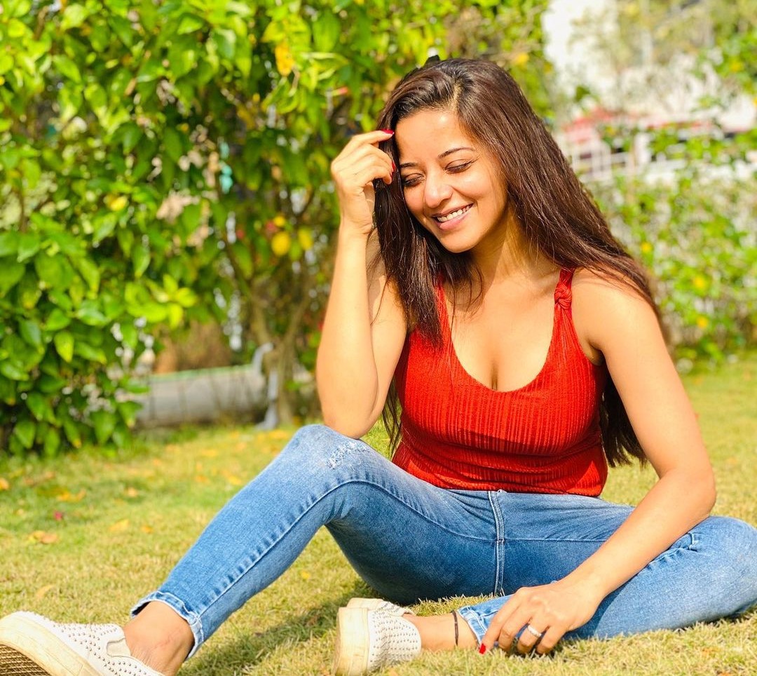 Bigg Boss 14 के बाद Instagram पर ब्यूटी क्वीन मोनालिसा का ‘कमली अवतार’, वीडियो से लूटी महफिल