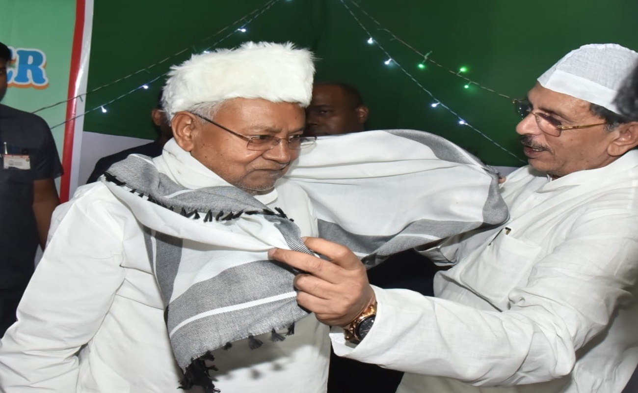 बिहार राज्य शिया वक्फ बोर्ड द्वारा आयोजित दावत-ए-इफ्तार में शामिल हुये मुख्यमंत्री नीतीश कुमार, देखें PHOTOS