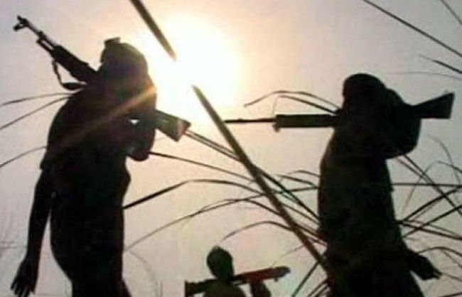झारखंड : लातेहार में माओवादियों ने सीआरपीएफ पर बरसायीं गोलियां