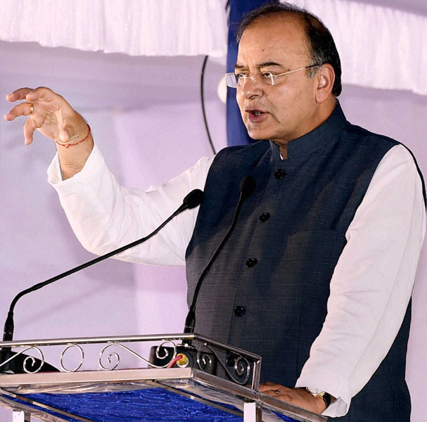निष्पक्ष और सख्त रहें कर-अधिकारी : वित्त मंत्री