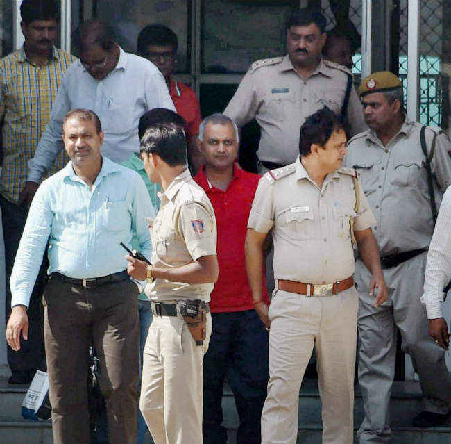 तीन दिनों की पुलिस रिमांड पर भेजे गये सोमनाथ भारती, पूछताछ के दौरान रो पड़े