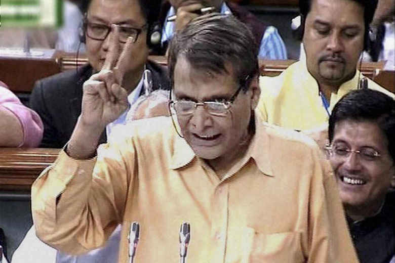 ”शकूर बस्ती” मामला : प्रभु ने दी सफाई, बच्ची के पिता ने कहा- भगदड़ में गयी जान