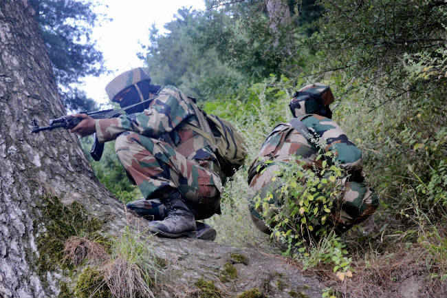 पाक ने फिर तोड़ा सीजफायर, पुंछ सेक्टर में रातभर की फायरिंग