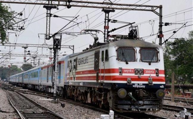 दरभंगा में बेपटरी हुई जननायक एक्सप्रेस, रेल महकमे में खलबली