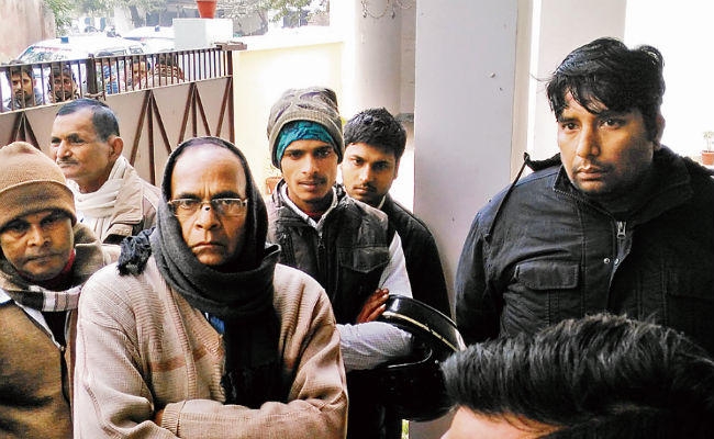 बिहार टॉपर्स घोटाले के एक आरोपित की तीसरी मंजिल से गिरकर मौत, पुलिस के खिलाफ हत्या का मुकदमा दर्ज