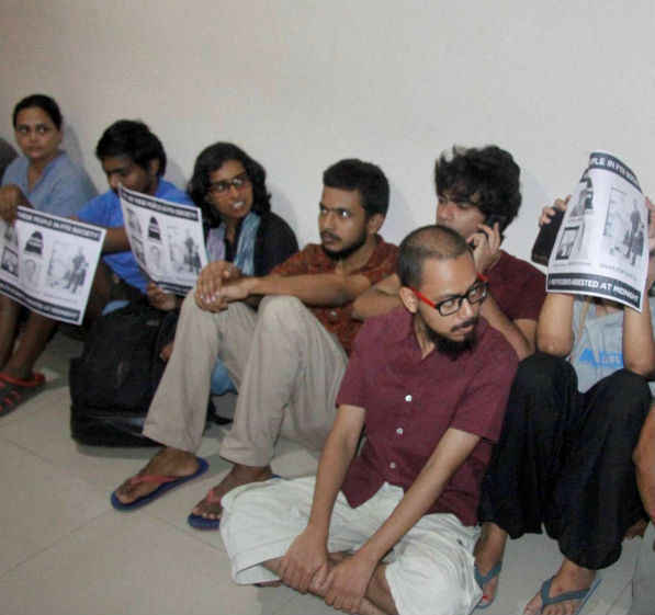 झगड़ालू छात्रों की पुलिस करेगी काउंसेलिंग