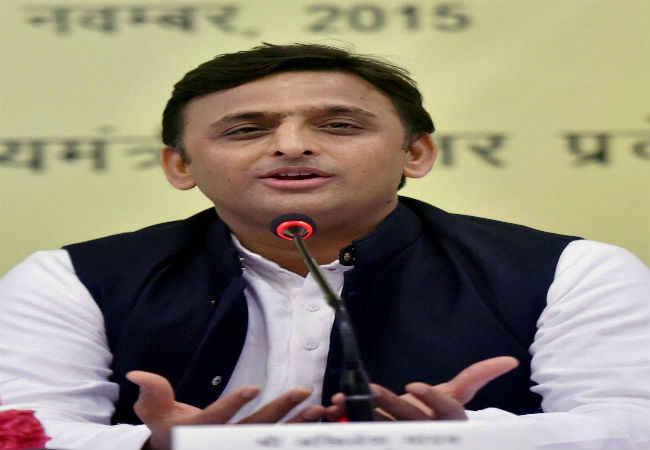 यूपी CM अखिलेश यादव की सफाई, बिना भेदभाव के कर रहे हैं काम