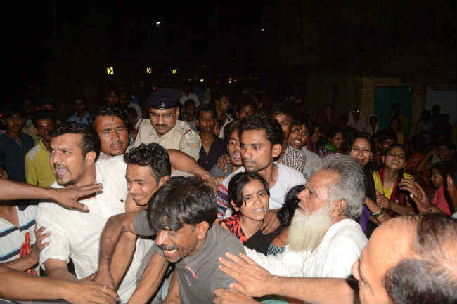 धनबाद : अगवा व्यक्ति की हत्या, शव आते ही गरम हुआ झरिया