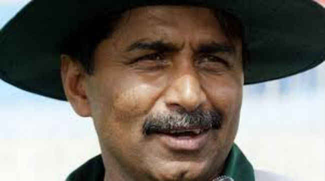 जावेद मियांदाद ने पीसीबी को लताड़ा