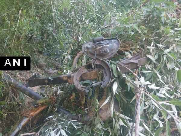 हिमाचल प्रदेश: वाहन खाई में गिरी, 13 की मौत