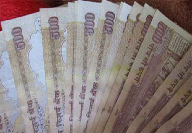 घोषणा के बाद भी शहीद संतोष गोप को नौकरी और “10 लाख नहीं मिला
