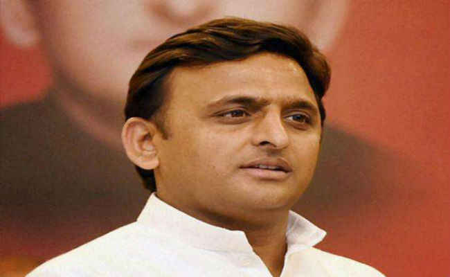 अखिलेश ने अधिकारियों को हड़काया, लॉ एंड अॅार्डर पर ‘जीरो टॉलरेंस” की नीति अपनायें