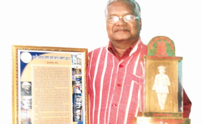 वाल्टर भेंगरा ‘तरुण’ : बनना चाहते थे गायक, बन गये लेखक