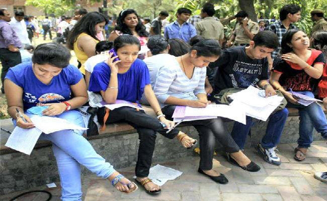 शादी हुआ सेकेंडरी युवा दे रहे हैं करियर को प्रॉयोरिटी : सर्वे