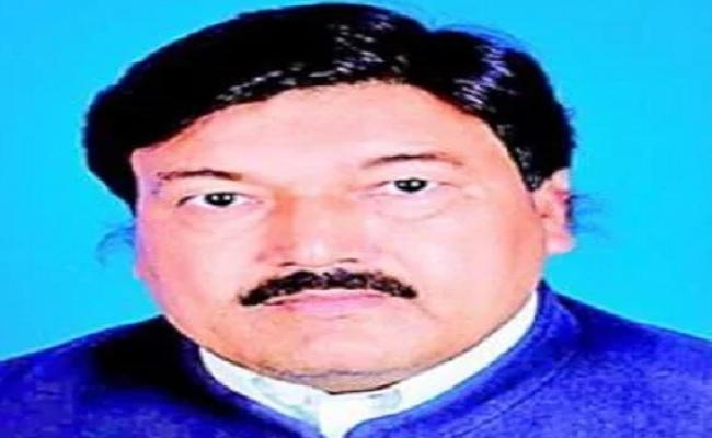 रंगदारी नहीं देने पर नीतीश के मंत्री को मिली बम से उड़ाने की धमकी