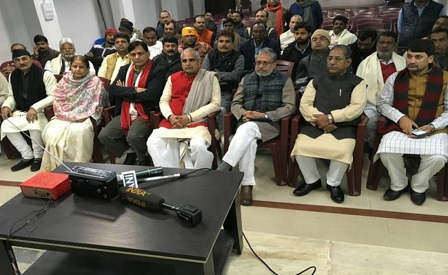 भाजपा नेताओं ने प्रदेश कार्यालय में सुनी पीएम मोदी के ”मन की बात”