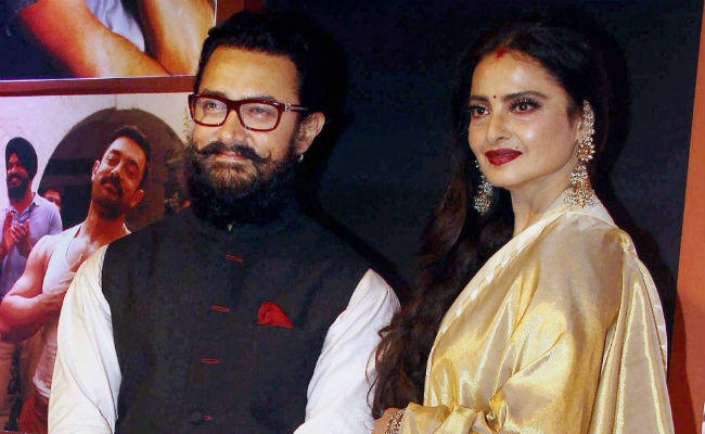 सदाबहार अभिनेत्री रेखा ने किया कुछ ऐसा, नम हो गई आमिर की आंखें