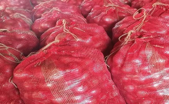 प्याज की बंपर फसल की ढुलाई के लिए रेलवे ने चलायी एक और मालगाड़ी