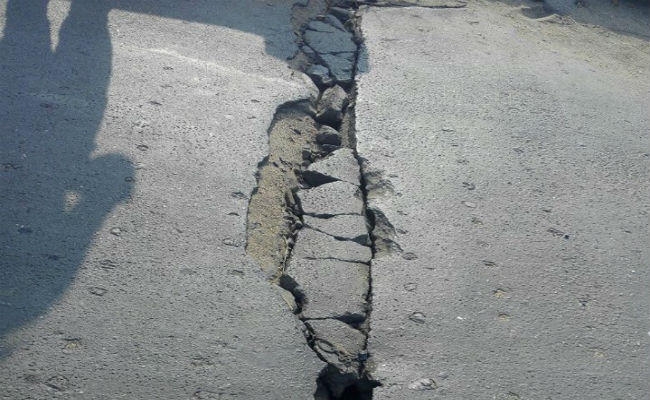 तेलमच्चो ब्रिज में दरार से धनबाद – बोकारो रोड जाम