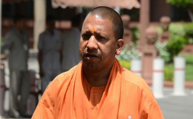 जमशेदपुर : योगी आदित्यनाथ के सीएम बनाये जाने पर खुशी मना रहे युवकों के हुड़दंग से तनाव