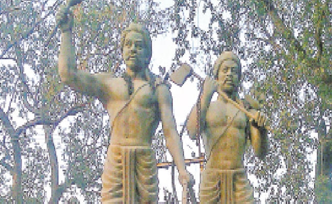 जंग-ए-आजादी में अमर है नीलांबर-पीतांबर का नाम