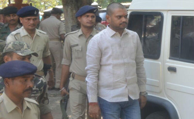 नीरज हत्याकांड : संजीव सिंह गिरफ्तार, होगा पॉलीग्राफी टेस्ट, शाम में पुलिस का प्रेस कान्फ्रेंस