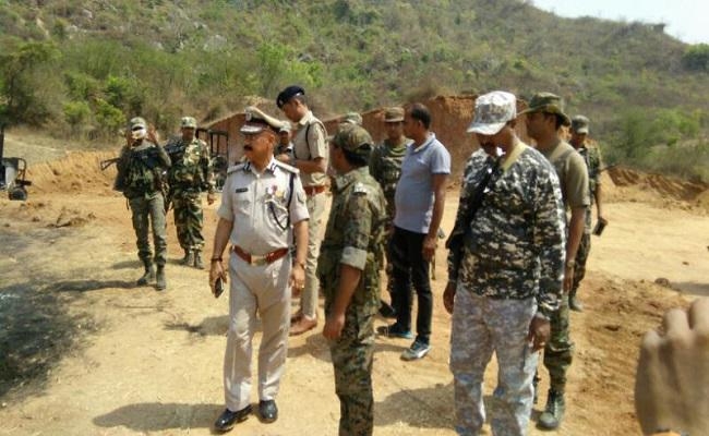 झारखंड : डीजीपी पहुंचे पीपरा, कहा- गतिरोध को दूर कर कायम रखेंगे विकास का वातावरण