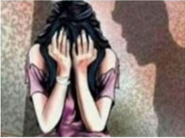 लातेहार : मौत के बाद महिला के परिजनों ने लगाया प्राइवेट पार्ट में लोहे की पाइप डालने का आरोप