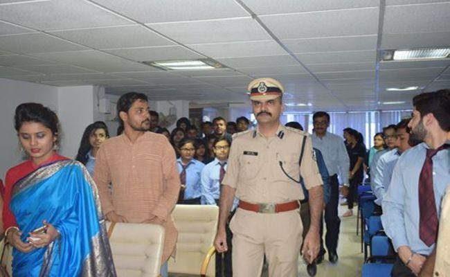 बिहार में 14 IPS अधिकारियों का तबादला व पोस्टिंग, विकास वैभव बने भागलपुर के डीआइजी