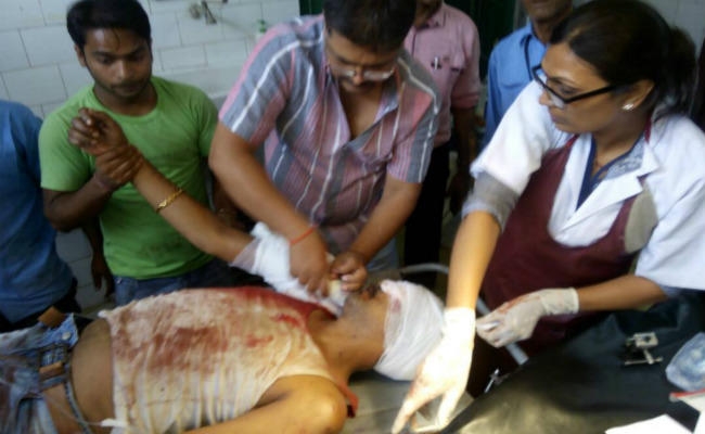 हजारीबाग में गैंगवार : दिन-दहाड़े जिला परिषद अध्यक्ष के पति लखन साव को AK47 से भूना, स्थिति नाजुक