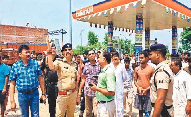 पटना : पेट्रोल पंप में हुई लूट में किसी कर्मचारी ने किया ‘विभीषण’ का काम, CCTV फुटेज खंगाल रही पुलिस