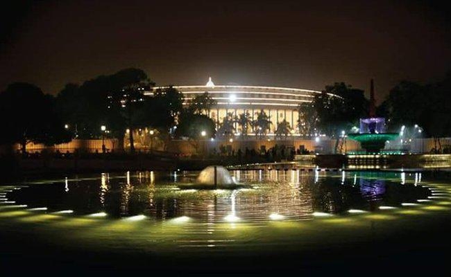 #GST : 500 प्रकार के टैक्स के जंजाल से मुक्त हुआ भारत, जानिये, GST के 17 साल का सफर