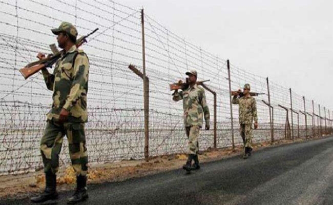 नहीं बाज आ रहा पाकिस्तान: फिर किया युद्धविराम का उल्लंघन, मिल रहा है माकूल जवाब