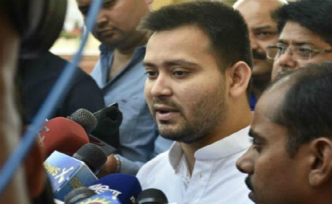 तेजस्वी का यू-टर्न, JDU के हमलावर होते ही देने लगे अब यह सफाई, पढ़ें
