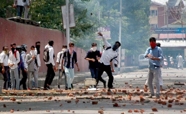 कश्मीर : आंख की किरकिरी था दुजाना, बहू-बेटियों को करता था परेशान, 17 की उम्र में बना था आतंकी