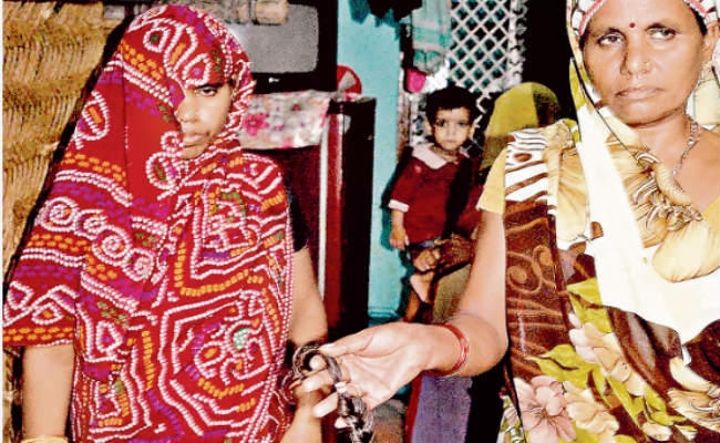 चोटीकटवा की अफवाह से महिलाओं में खौफ गांवों में हो रहा रतजगा