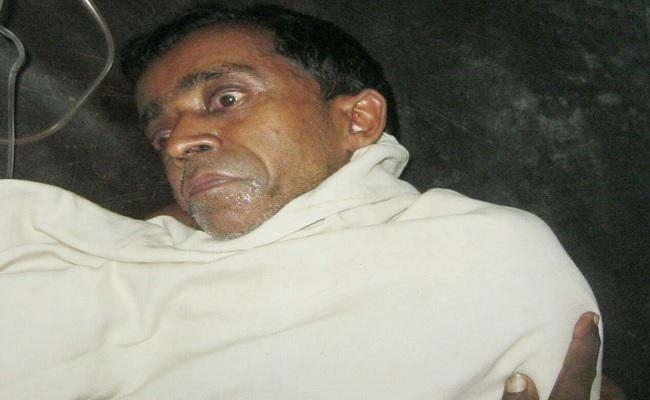 गायिकी से नहीं भरता पेट, मौत से जूझ रहा मंटू मस्ताना, पड़ोसियों ने कहा- तीन दिनों से नहीं खाया खाना