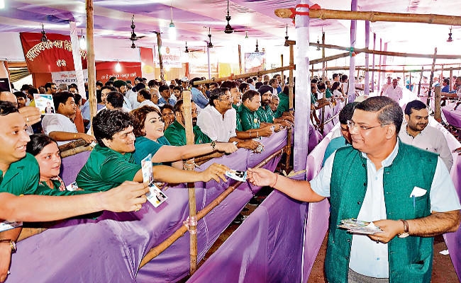 झारखंड चेंबर ऑफ कॉमर्स चुनाव : 43 प्रत्याशियों के भाग्य का फैसला आज, 2381 वोट पड़े, मतगणना सुबह 10 बजे से