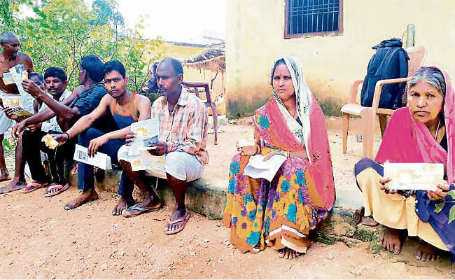 गढ़वा : बैंक में खाता नहीं, मिल गया एटीएम कार्ड