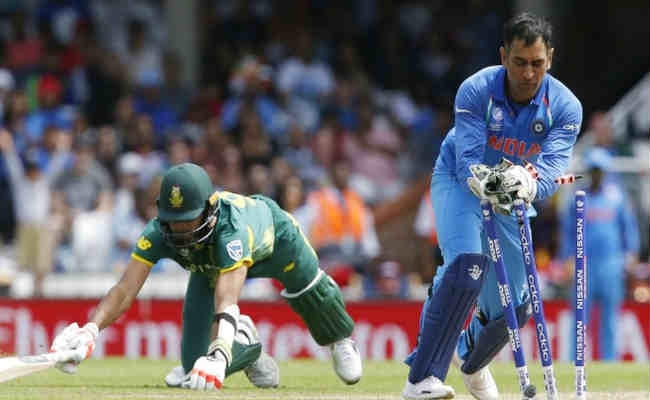 जानें, क्या हुआ जब डिविलियर्स ने धौनी से संन्यास के बारे में पूछा
