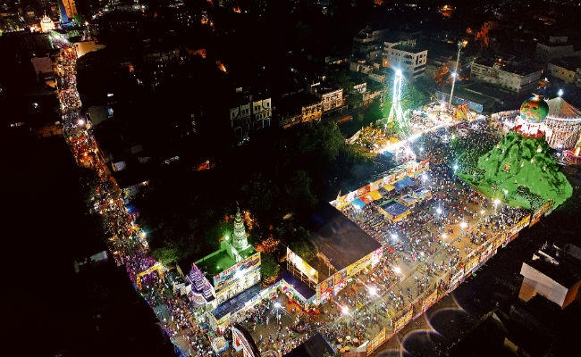 रांची : श्रद्धा की बारिश के बीच श्रद्धालुओं ने किया दर्शन, चरम पर दिखा उत्साह