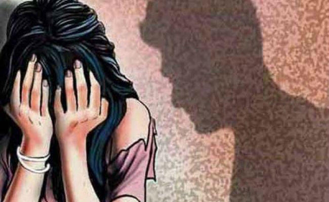 गुमला : दिल्ली में बेची गयी आदिवासी लड़की से दुष्कर्म, भागकर पहुंची घर
