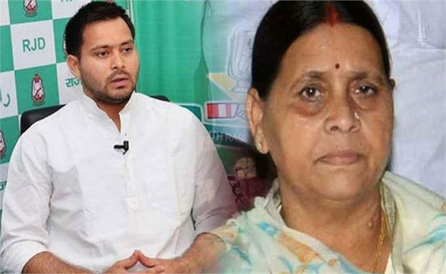 पटना : दिल्ली गये राबड़ी-तेजस्वी, रेलवे होटल घोटाले में पेशी कल