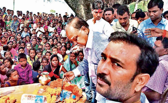 रांची : अफसर दाता नहीं सेवक बनें, सिस्टम बदलने की ताकत दिखाये गांव : सुदेश महतो