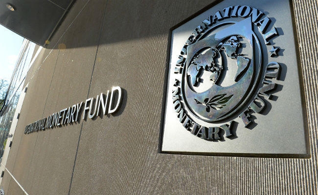 IMF Report : आर्थिक वृद्धि के मामले में 2018 में चीन को पछाड़ देगा भारत